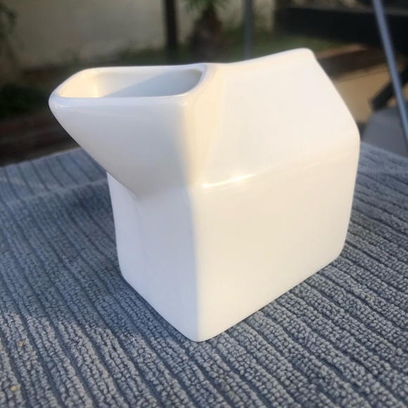 Unique American metalcraft milk carton creamer 5oz. - Picture 3 of 5